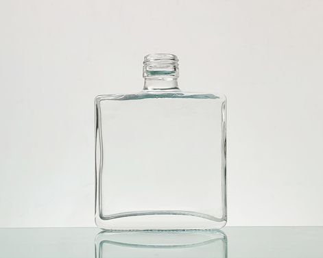 150ml benzersiz şekli ekstra beyaz çakmaktaşı cam votka şişesi
