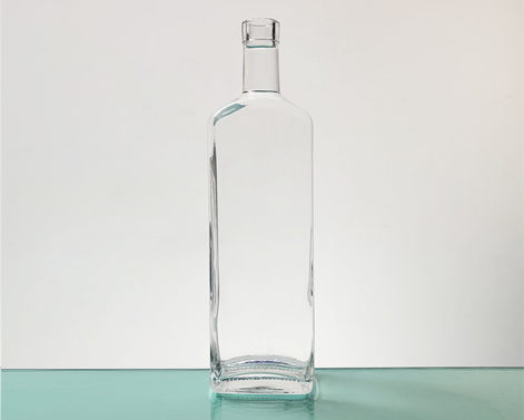 700ml dikdörtgen kabartmalı mantar üst ekstra beyaz çakmaktaşı Rum şişesi