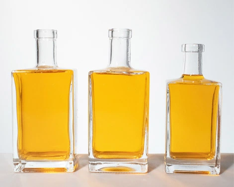 Düz omuz ile kare şekli ağır cam taban Premium 750ml Gin şişeleri
